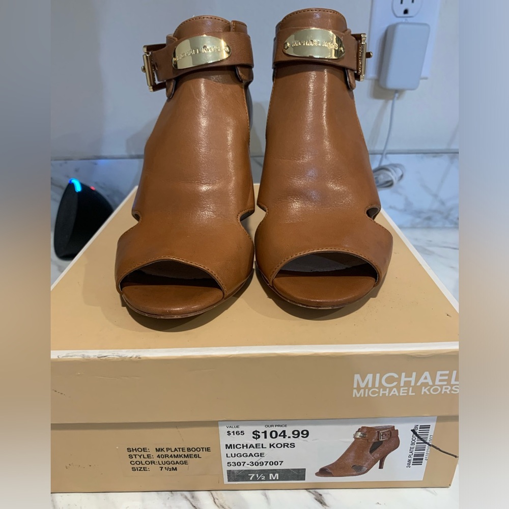 Michael Kors MK Plate Boot Shoes Size 7.5